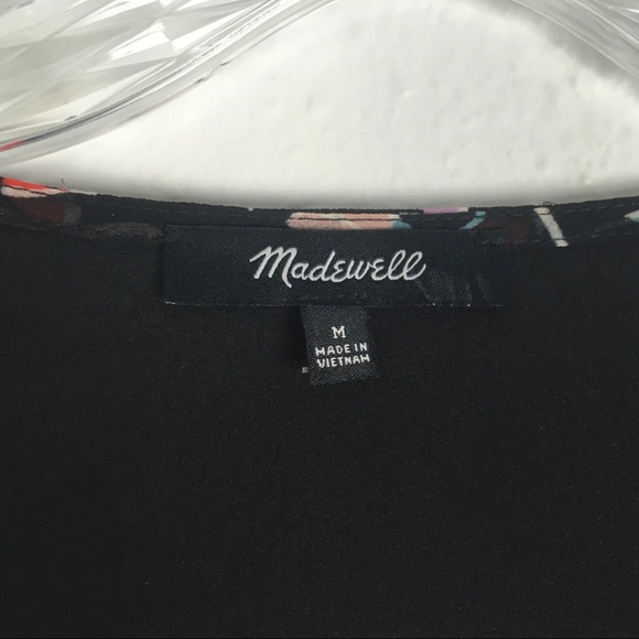 Madewell Shirred-Sleeve V-Neck Top in Drifting Flowers - Picture 6 of 9